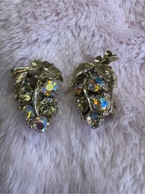 Vintage lisner clip earrings